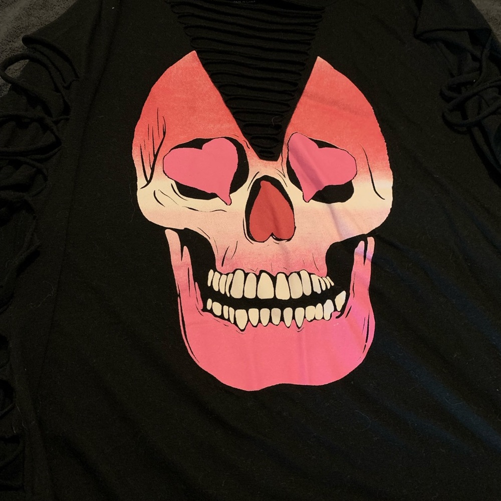 Heart eye skull